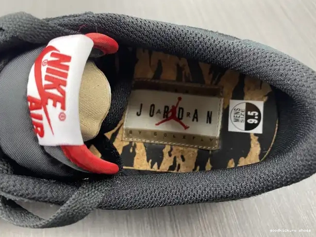 Cheap Low DN3400-001 SoleFly Jordan Air x Carnivore 1 0502